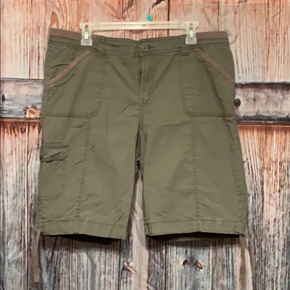 St. John's Bay Cargo Shorts Size 16